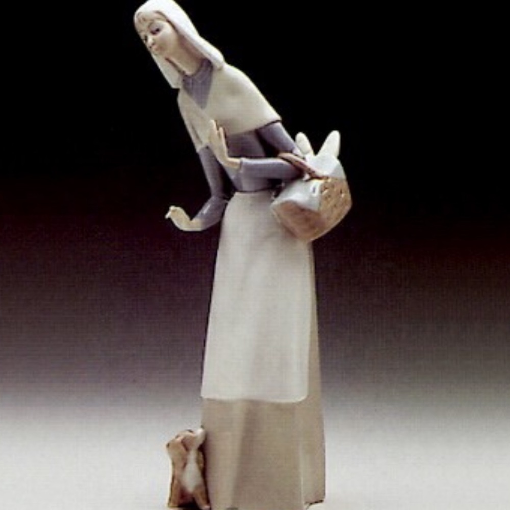 VINTAGE 1977 LLADRO SHEPHERDESS WITH DOG PORCELAIN FIGURINE  1034G